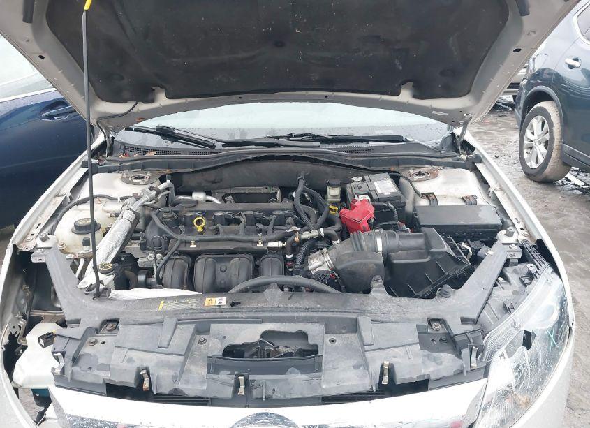 Photo 10 of 2010 Ford Fusion SE (VIN 3FAHP0HA7AR323707)