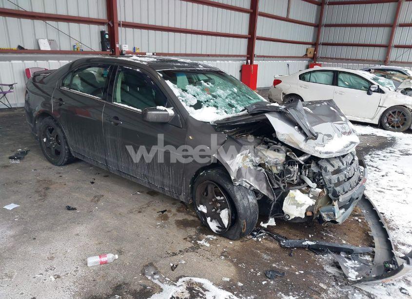 2010 Ford Fusion SE (VIN 3FAHP0HA7AR334044) main photo