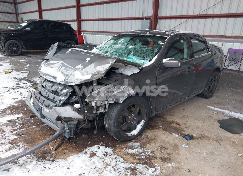 Photo 2 of 2010 Ford Fusion SE (VIN 3FAHP0HA7AR334044)