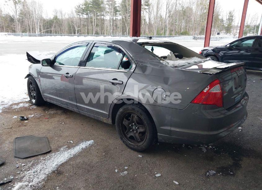 Photo 3 of 2010 Ford Fusion SE (VIN 3FAHP0HA7AR334044)