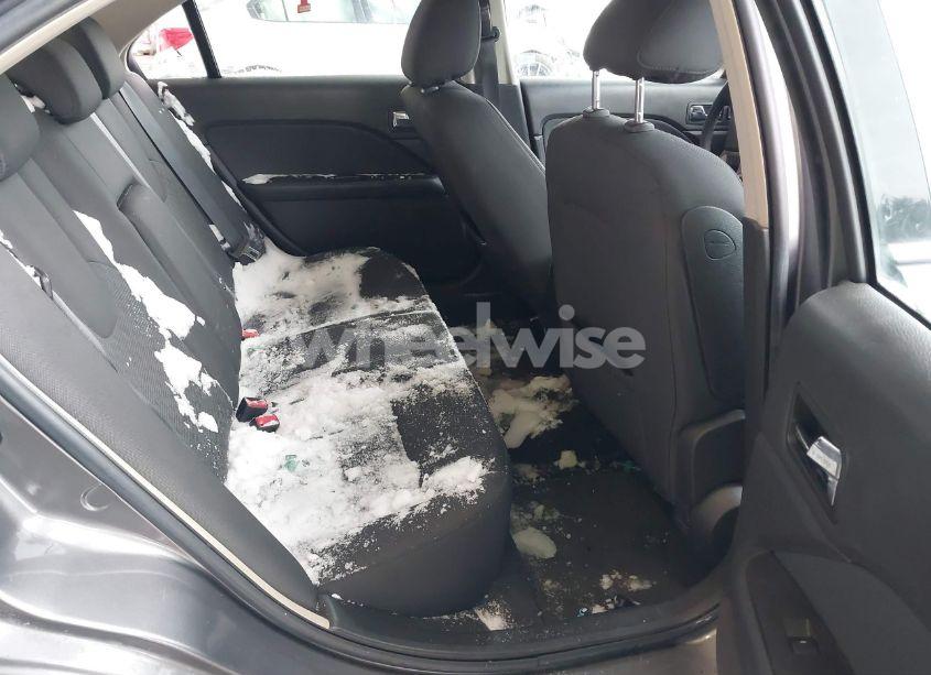 Photo 8 of 2010 Ford Fusion SE (VIN 3FAHP0HA7AR334044)