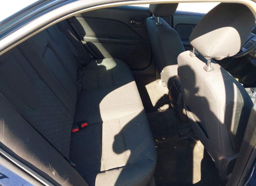 Photo 8 of 2010 Ford Fusion SE (VIN 3FAHP0HA7AR338823)