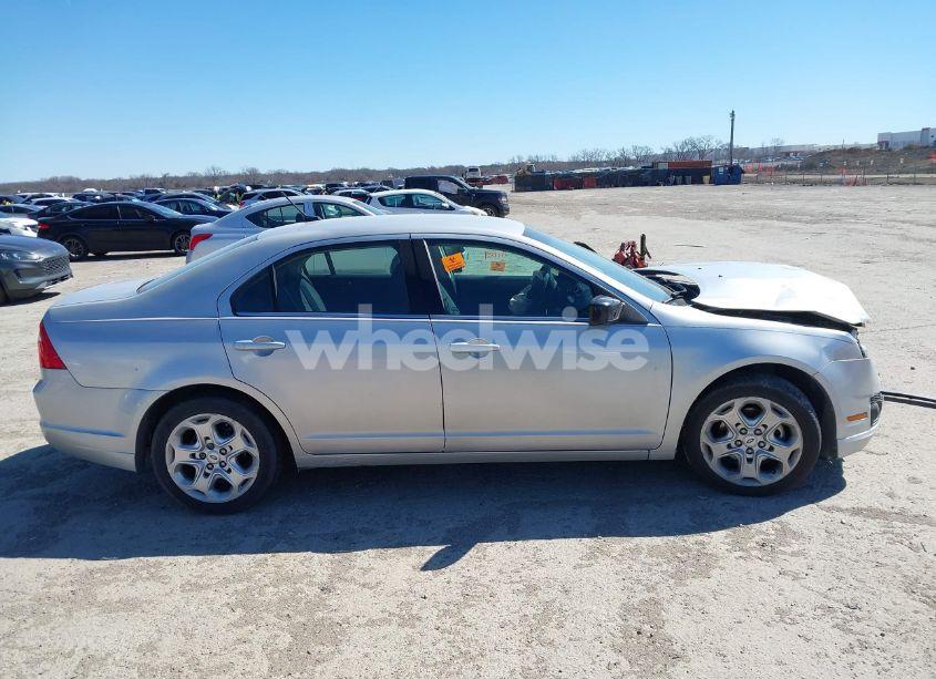 Photo 13 of 2010 Ford Fusion SE (VIN 3FAHP0HA7AR390002)