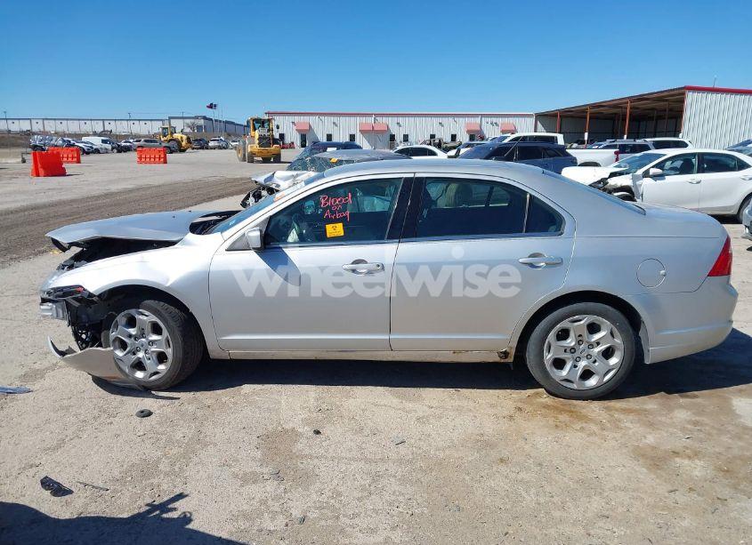 Photo 14 of 2010 Ford Fusion SE (VIN 3FAHP0HA7AR390002)