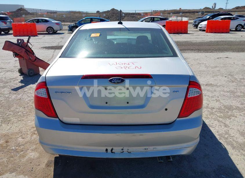 Photo 16 of 2010 Ford Fusion SE (VIN 3FAHP0HA7AR390002)