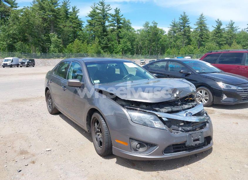 2010 Ford Fusion SE (VIN 3FAHP0HA7AR400575) main photo