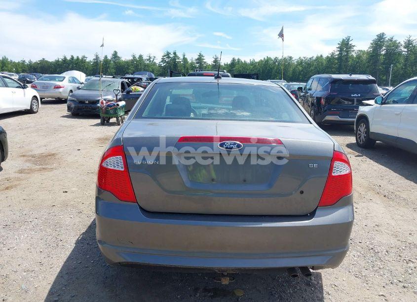 Photo 12 of 2010 Ford Fusion SE (VIN 3FAHP0HA7AR400575)