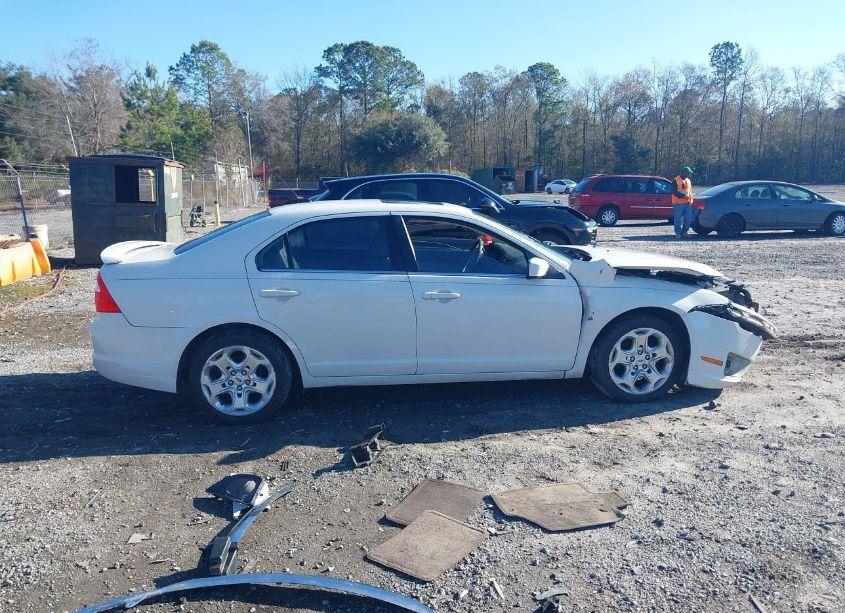 Photo 13 of 2010 Ford Fusion SE (VIN 3FAHP0HA7AR414671)