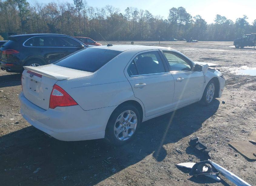 Photo 4 of 2010 Ford Fusion SE (VIN 3FAHP0HA7AR414671)