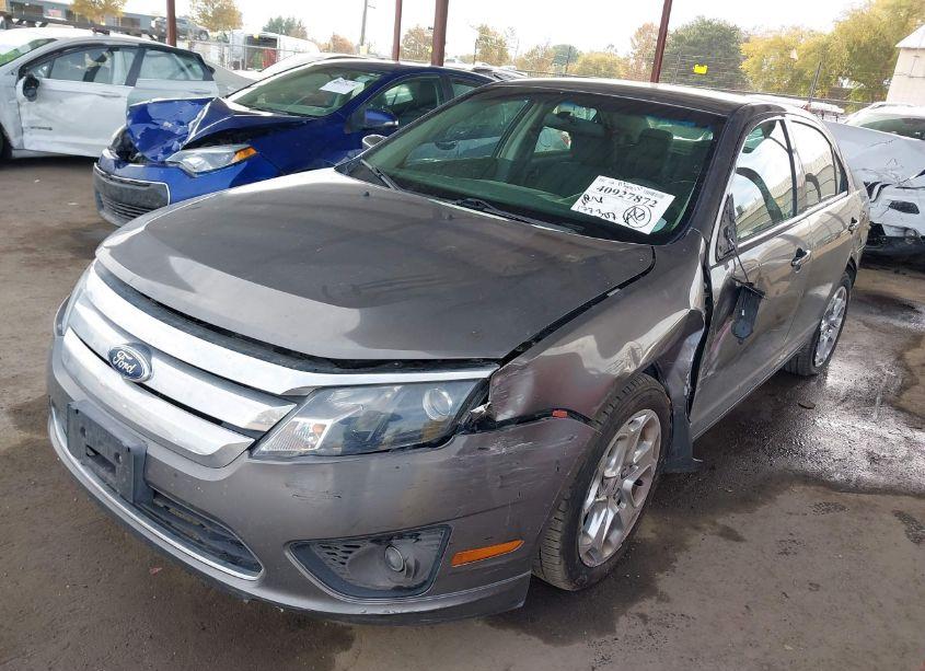 Photo 2 of 2010 Ford Fusion SE (VIN 3FAHP0HA7AR418719)