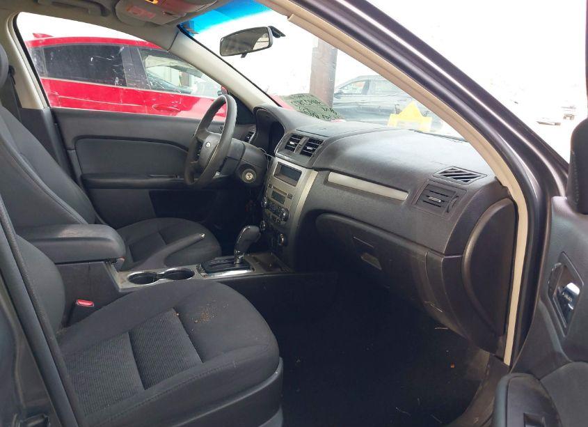 Photo 5 of 2010 Ford Fusion SE (VIN 3FAHP0HA7AR418719)