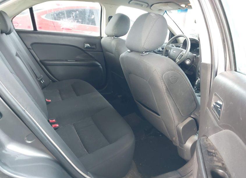 Photo 8 of 2010 Ford Fusion SE (VIN 3FAHP0HA7AR418719)