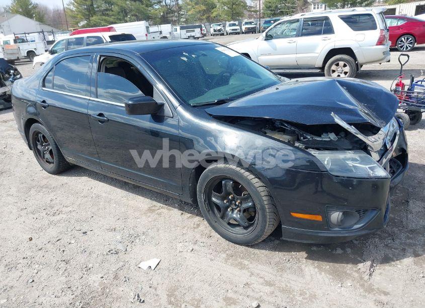 2010 Ford Fusion SE (VIN 3FAHP0HA7AR420261) main photo