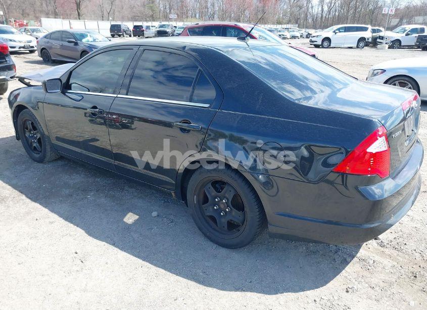 Photo 3 of 2010 Ford Fusion SE (VIN 3FAHP0HA7AR420261)