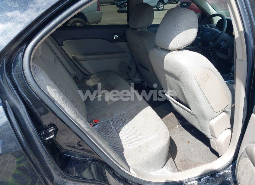 Photo 8 of 2010 Ford Fusion SE (VIN 3FAHP0HA7AR420261)