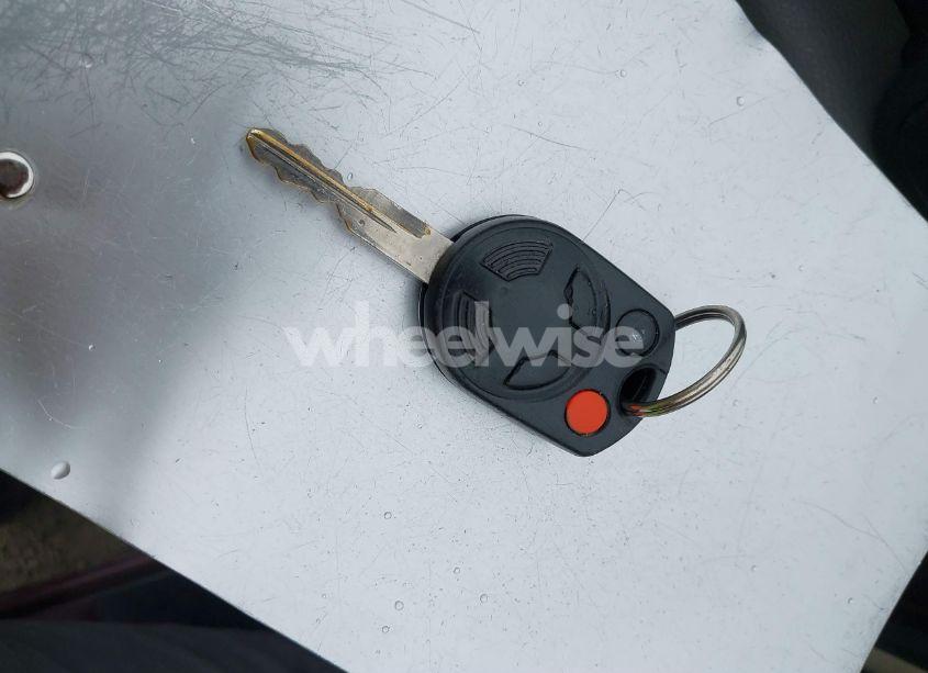 Photo 11 of 2011 Ford Fusion SE (VIN 3FAHP0HA7BR106773)