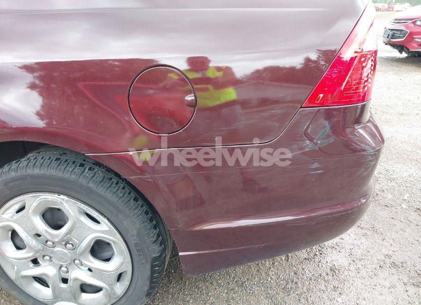 Photo 21 of 2011 Ford Fusion SE (VIN 3FAHP0HA7BR106773)