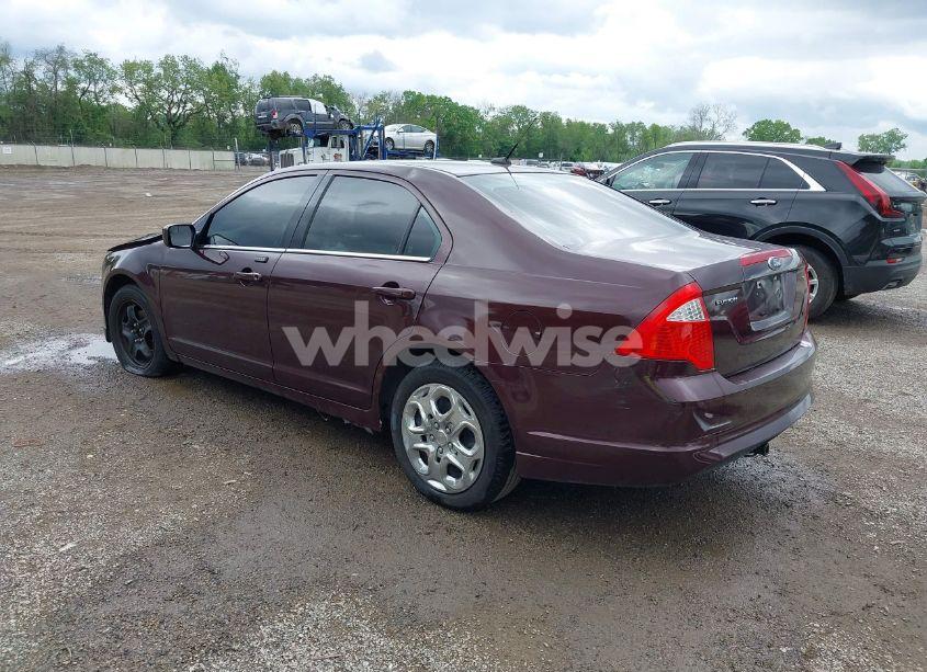 Photo 3 of 2011 Ford Fusion SE (VIN 3FAHP0HA7BR106773)