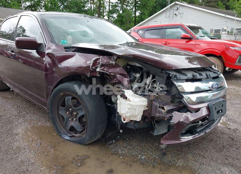 Photo 6 of 2011 Ford Fusion SE (VIN 3FAHP0HA7BR106773)