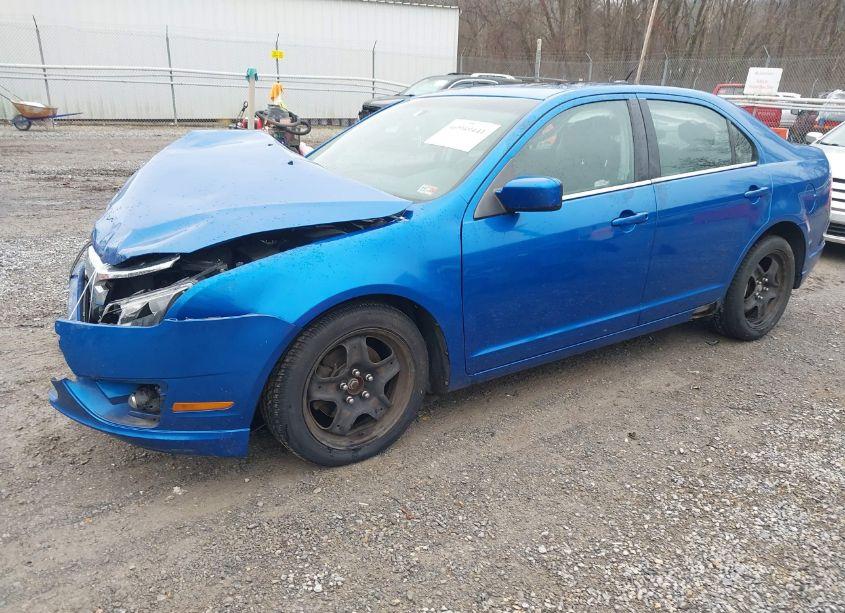 Photo 2 of 2011 Ford Fusion SE (VIN 3FAHP0HA7BR125050)