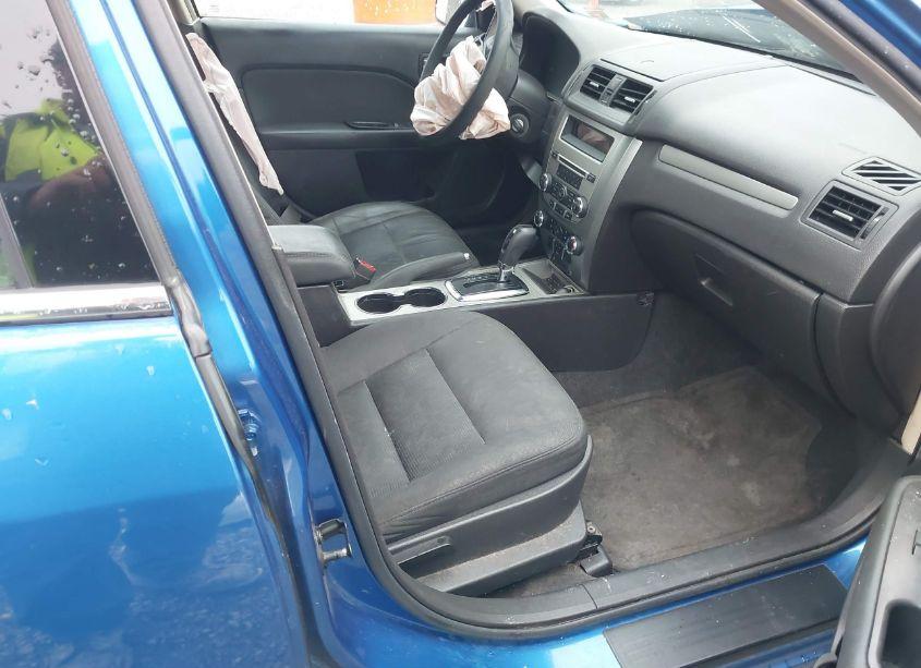 Photo 5 of 2011 Ford Fusion SE (VIN 3FAHP0HA7BR125050)