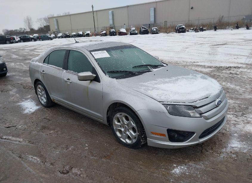 2011 Ford Fusion SE (VIN 3FAHP0HA7BR126182) main photo