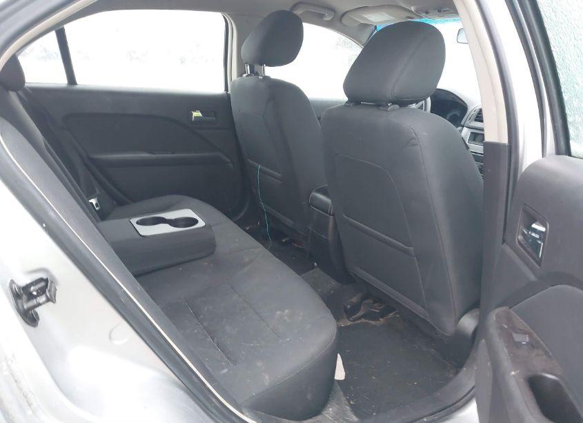 Photo 8 of 2011 Ford Fusion SE (VIN 3FAHP0HA7BR126182)