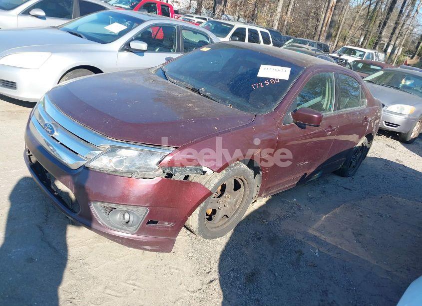 Photo 2 of 2011 Ford Fusion SE (VIN 3FAHP0HA7BR172580)