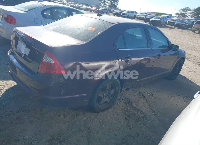 Photo 4 of 2011 Ford Fusion SE (VIN 3FAHP0HA7BR172580)