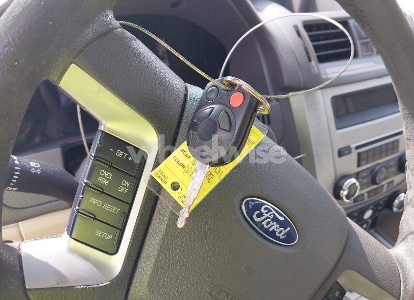 Photo 11 of 2011 Ford Fusion SE (VIN 3FAHP0HA7BR223771)