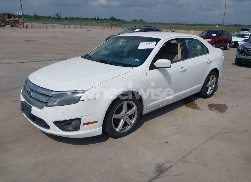 Photo 2 of 2011 Ford Fusion SE (VIN 3FAHP0HA7BR223771)