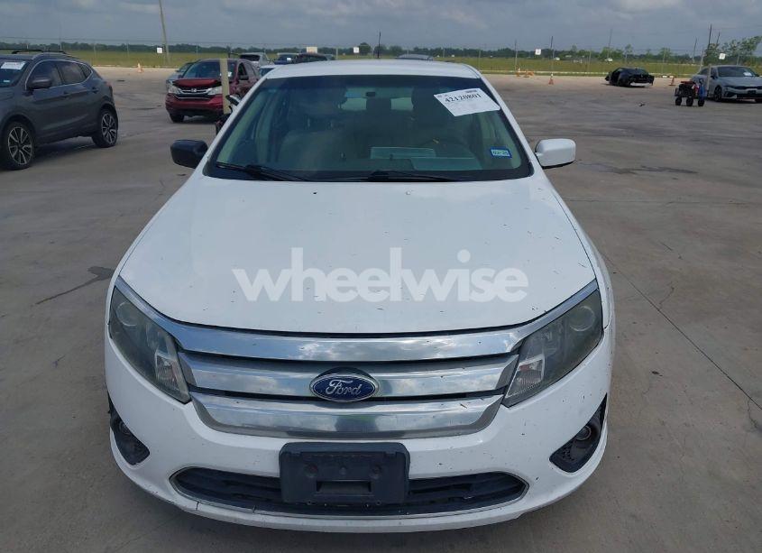 Photo 6 of 2011 Ford Fusion SE (VIN 3FAHP0HA7BR223771)