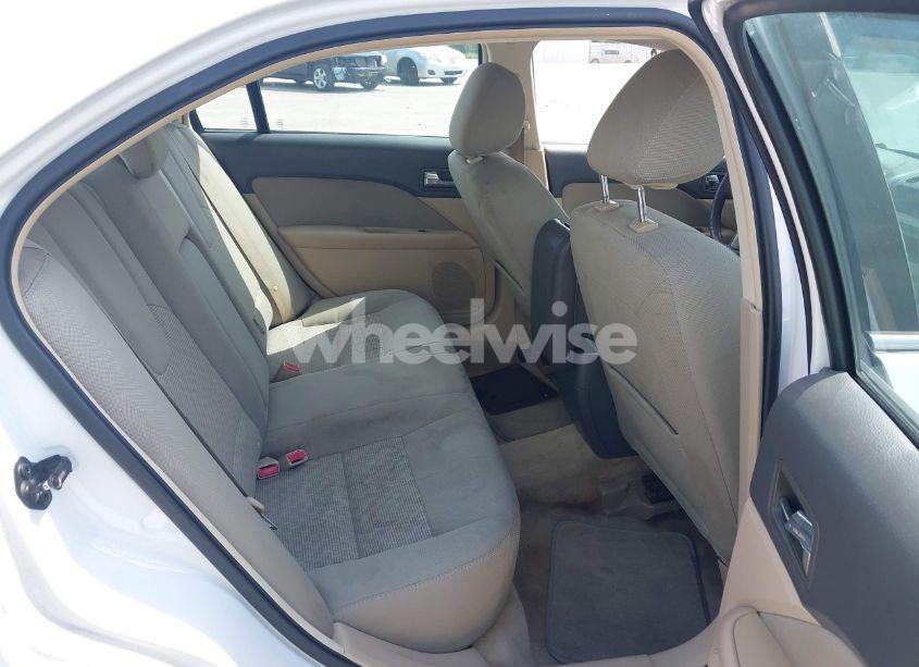 Photo 8 of 2011 Ford Fusion SE (VIN 3FAHP0HA7BR223771)