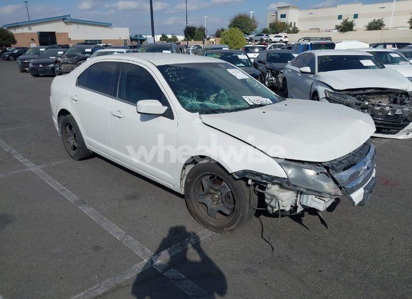 2011 Ford Fusion SE (VIN 3FAHP0HA7BR244376) main photo