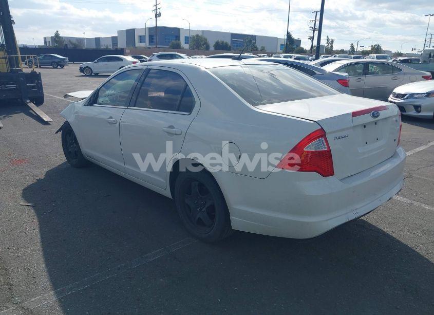 Photo 3 of 2011 Ford Fusion SE (VIN 3FAHP0HA7BR244376)