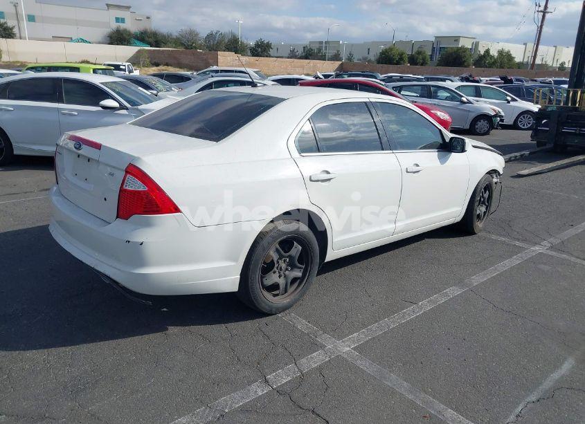 Photo 4 of 2011 Ford Fusion SE (VIN 3FAHP0HA7BR244376)