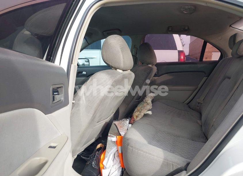 Photo 8 of 2011 Ford Fusion SE (VIN 3FAHP0HA7BR244376)