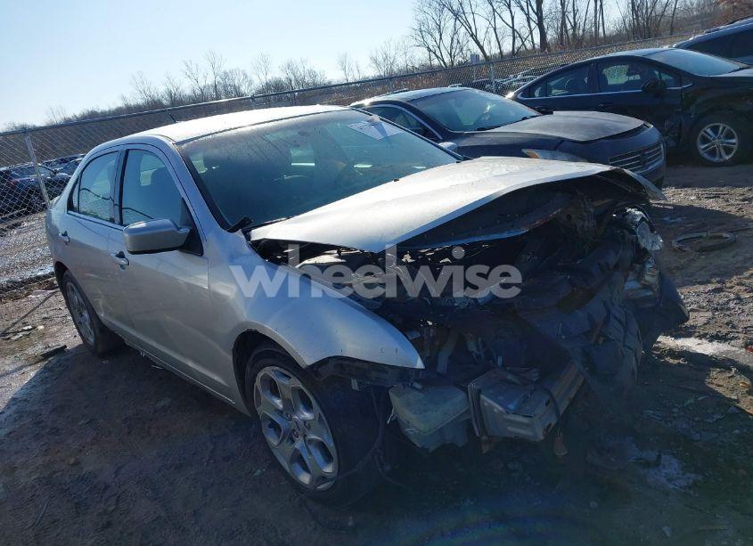 2011 Ford Fusion SE (VIN 3FAHP0HA7BR257192) main photo