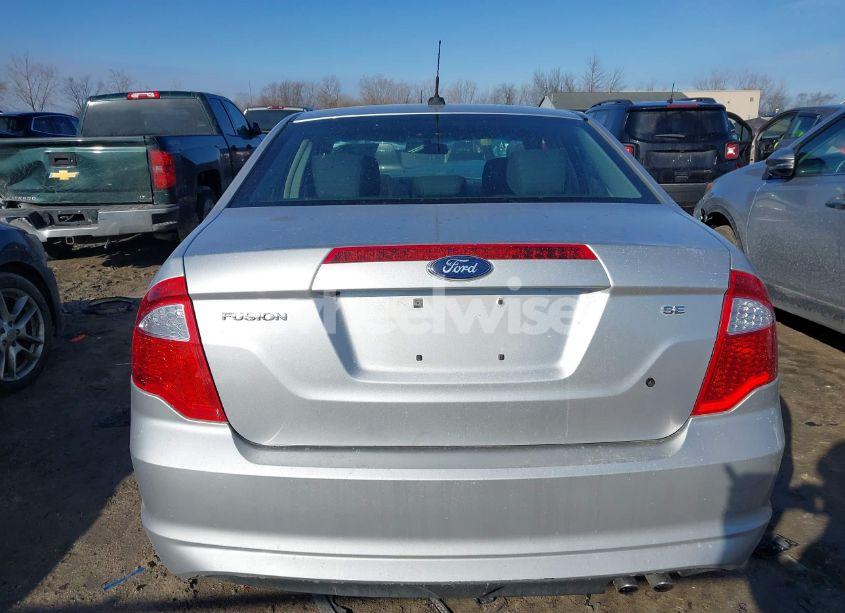 Photo 17 of 2011 Ford Fusion SE (VIN 3FAHP0HA7BR257192)
