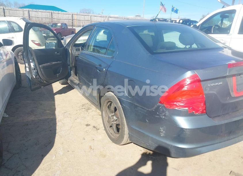 Photo 3 of 2011 Ford Fusion SE (VIN 3FAHP0HA7BR257564)