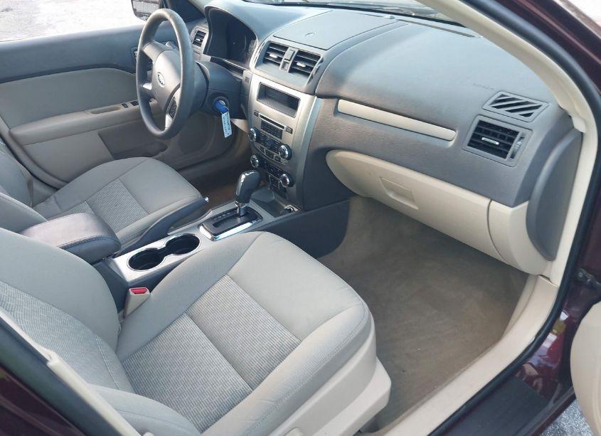 Photo 5 of 2011 Ford Fusion SE (VIN 3FAHP0HA7BR265812)