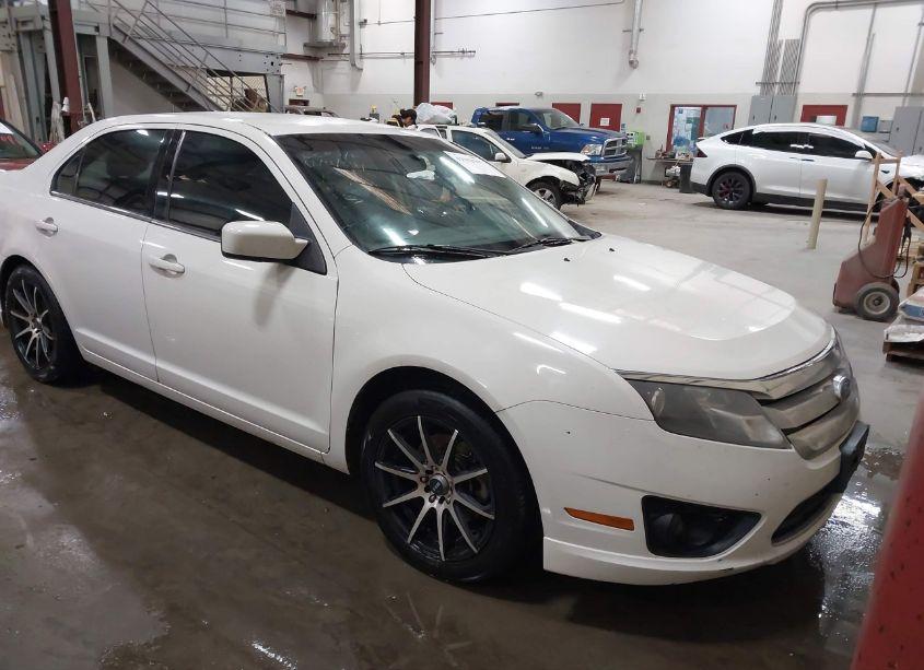 2011 Ford Fusion SE (VIN 3FAHP0HA7BR268578) main photo