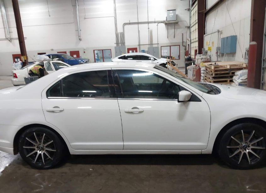 Photo 13 of 2011 Ford Fusion SE (VIN 3FAHP0HA7BR268578)