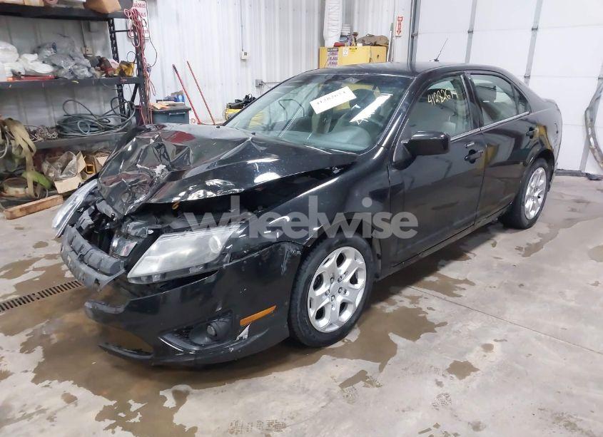 Photo 2 of 2011 Ford Fusion SE (VIN 3FAHP0HA7BR269164)