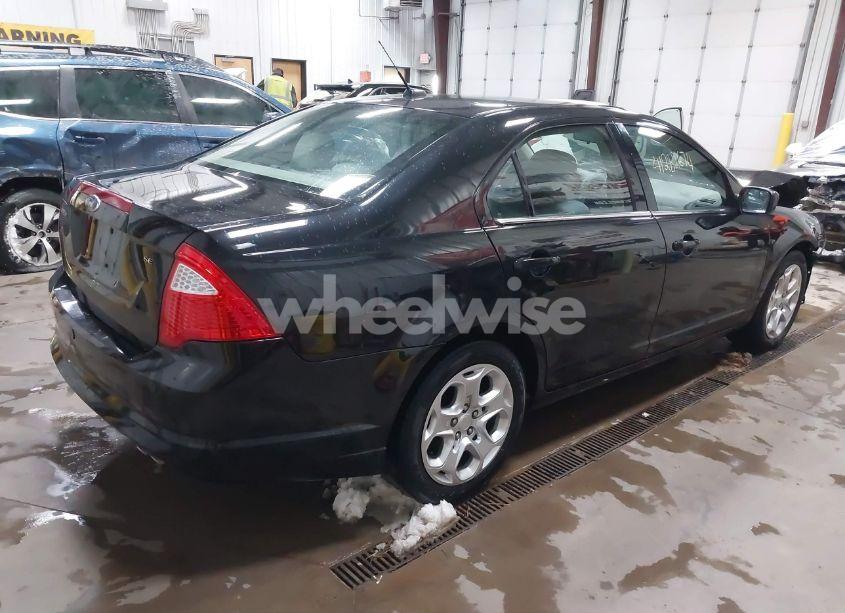 Photo 4 of 2011 Ford Fusion SE (VIN 3FAHP0HA7BR269164)