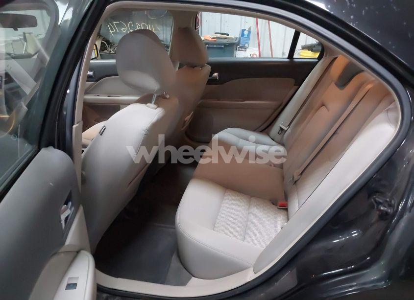 Photo 8 of 2011 Ford Fusion SE (VIN 3FAHP0HA7BR269164)