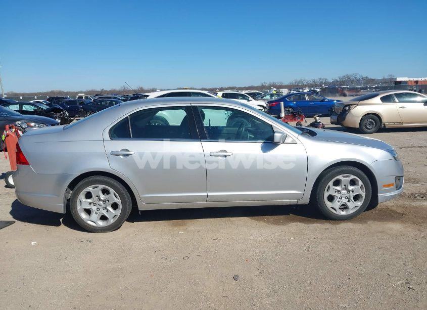 Photo 13 of 2011 Ford Fusion SE (VIN 3FAHP0HA7BR276132)