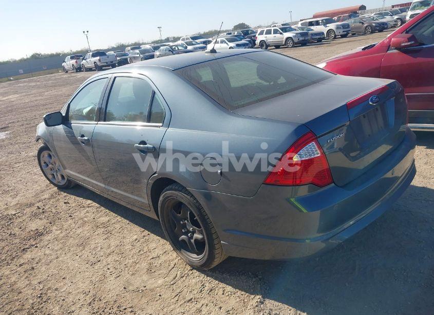 Photo 3 of 2011 Ford Fusion SE (VIN 3FAHP0HA7BR291746)