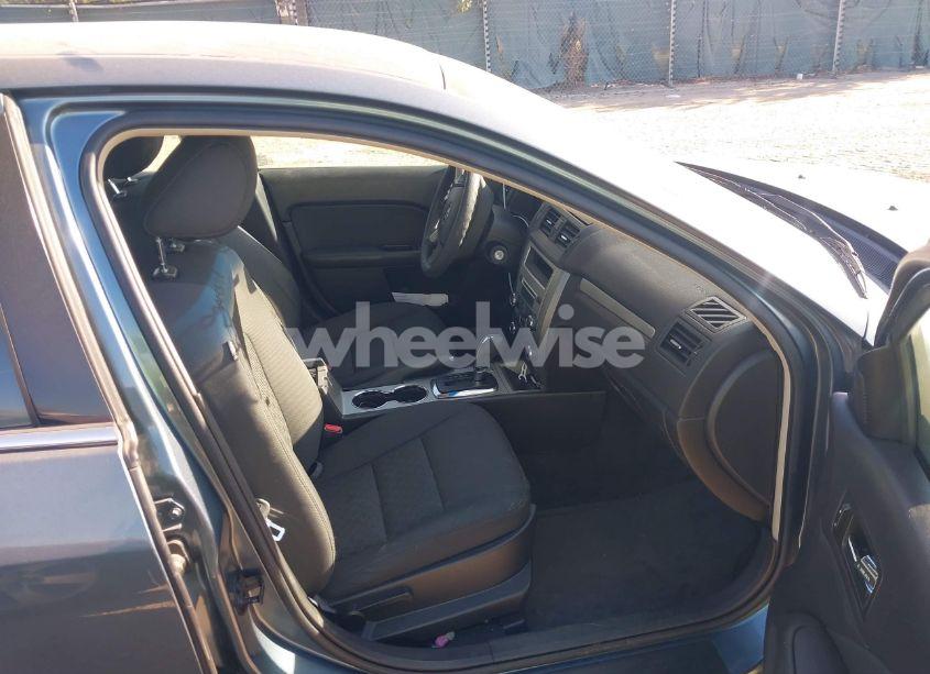 Photo 5 of 2011 Ford Fusion SE (VIN 3FAHP0HA7BR291746)