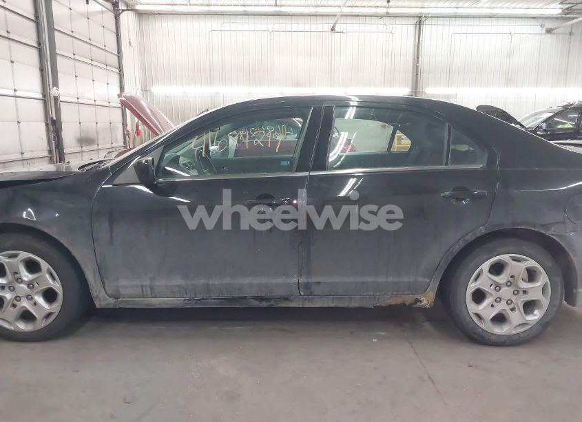 Photo 14 of 2011 Ford Fusion SE (VIN 3FAHP0HA7BR303071)